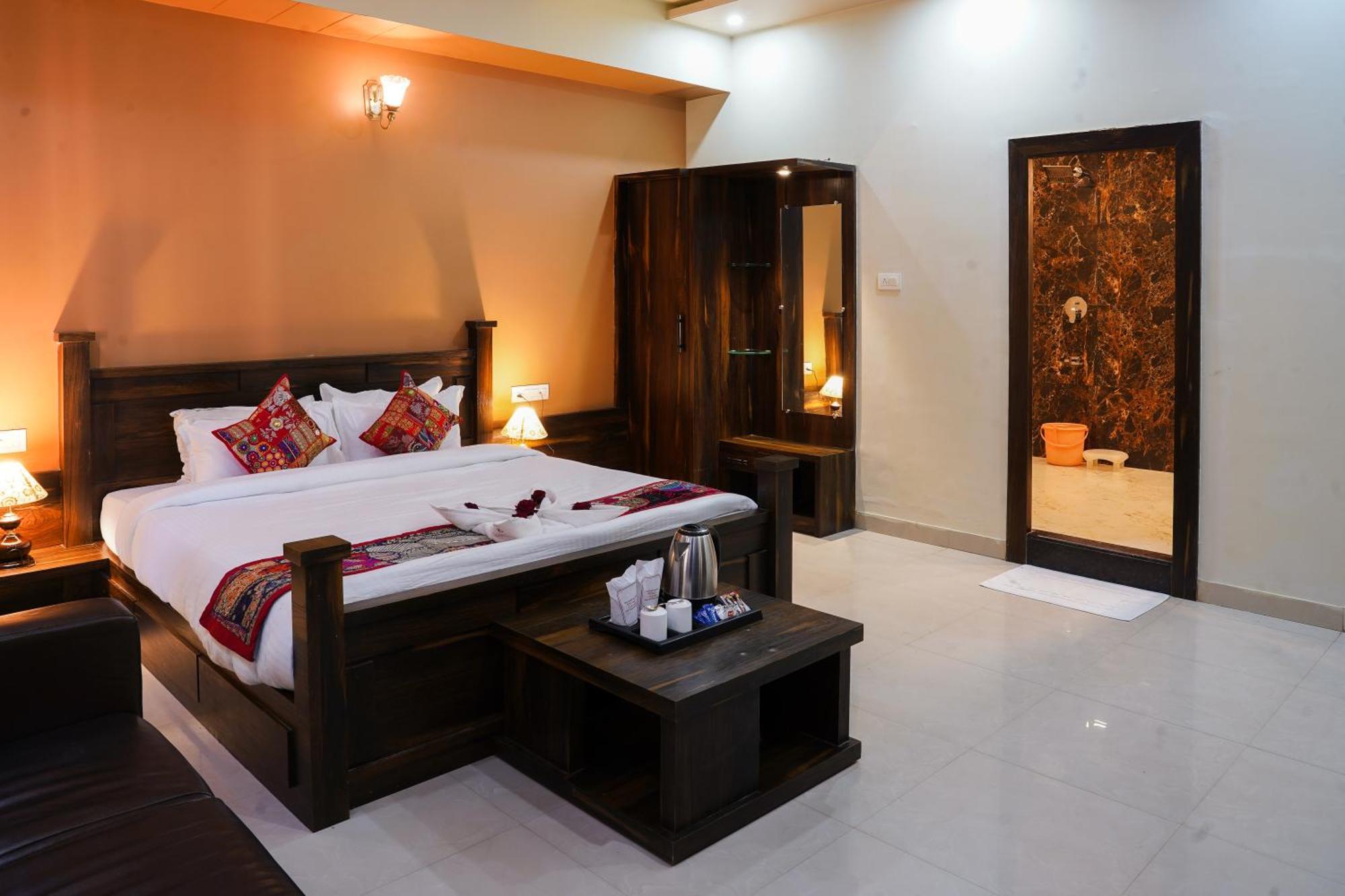 Hotel Pushkar Legacy מראה חיצוני תמונה