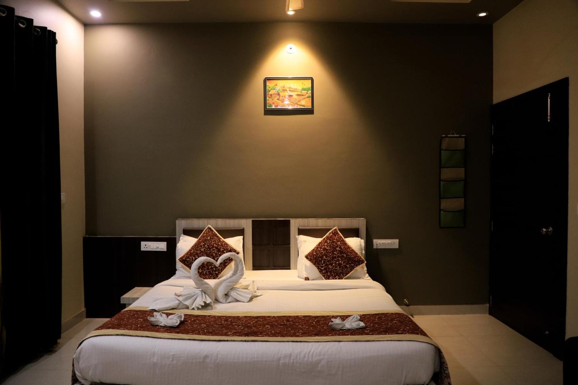 Hotel Pushkar Legacy מראה חיצוני תמונה