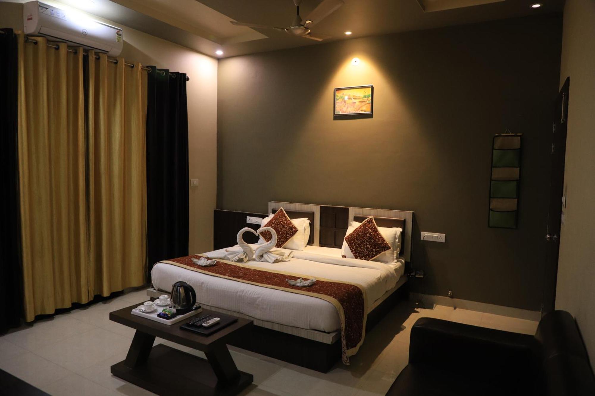 Hotel Pushkar Legacy מראה חיצוני תמונה