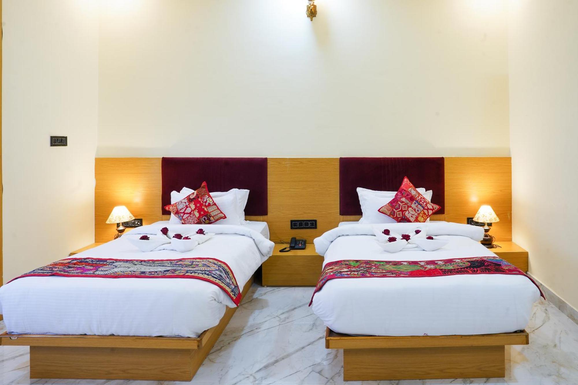 Hotel Pushkar Legacy מראה חיצוני תמונה