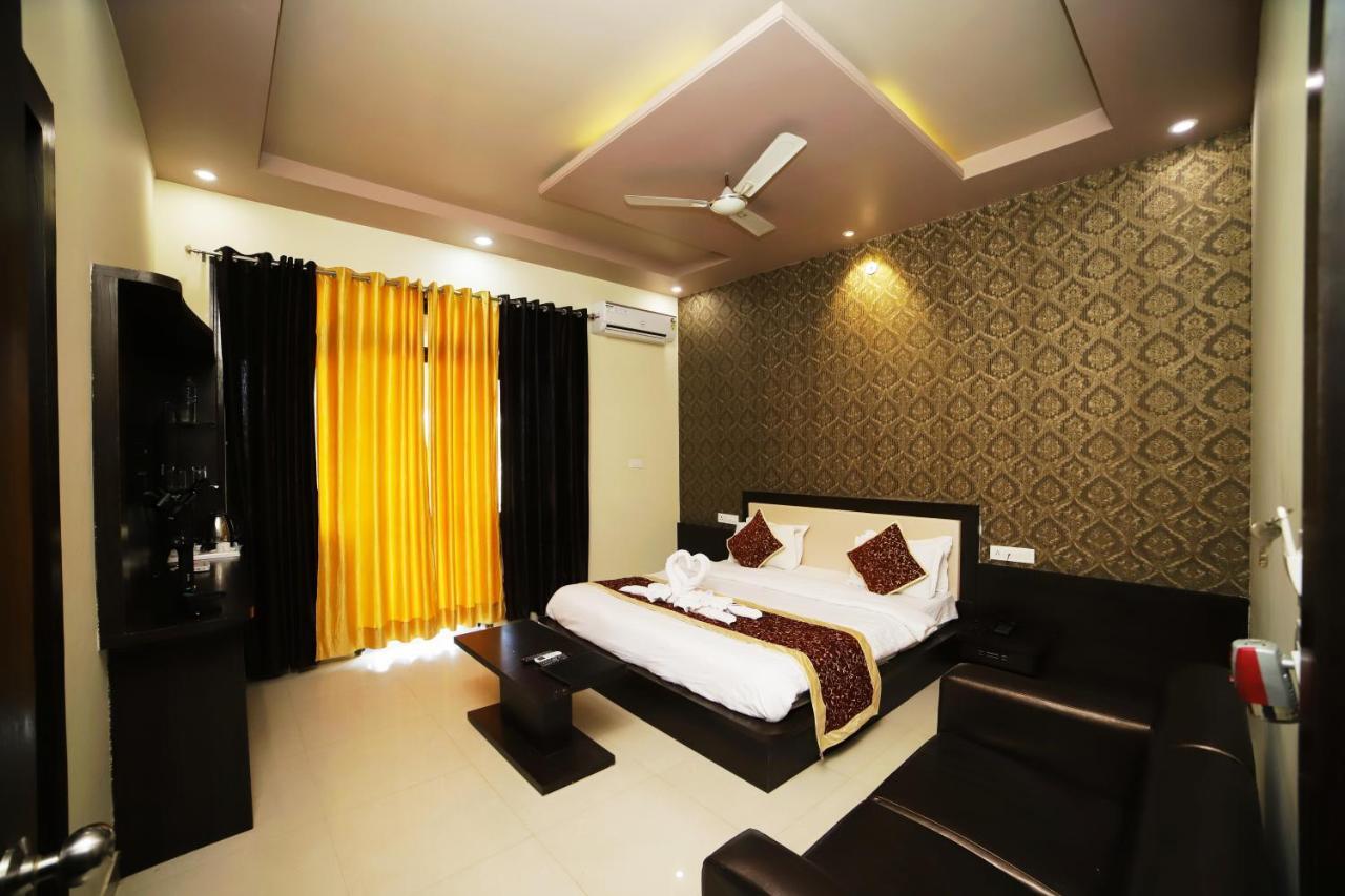 Hotel Pushkar Legacy מראה חיצוני תמונה